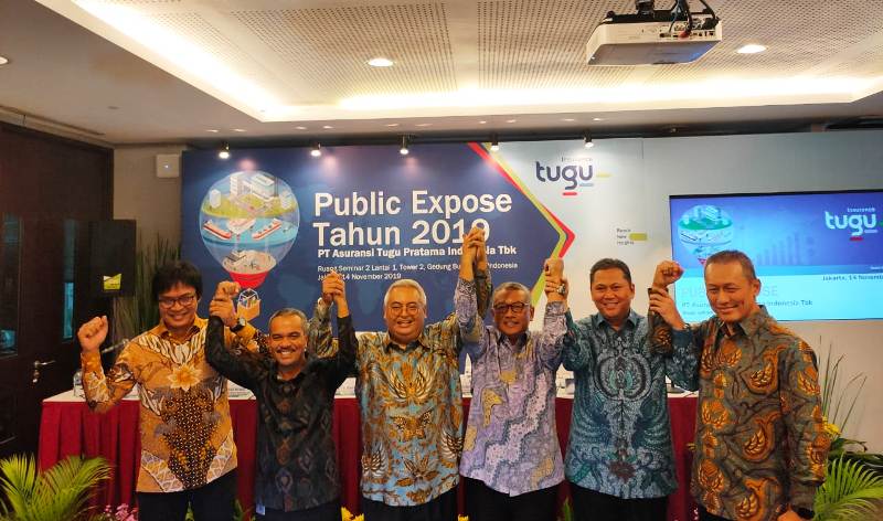 Presiden Direktur Tugu Insurance Indra Baruna (ketiga dari kiri) berbicara soal laba bersih perusahaan di Triwulan III 2019