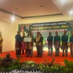 Wamenaker RI mendapat gelar adat dari Lembaga Adat Kota Lubuklinggau
