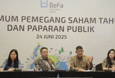 Adapun susunan Dewan Komisaris dan Direksi BEST sebagai berikut : Dewan Komisaris: Komisaris Utama merangkap Komisaris Independen: I Gusti Putu Suryawirawan Komisaris : Yoshihiro Kobi Komisaris Independen : Herbudianto Komisaris Independen : Wahyu Hidayat Direksi: Direktur Utama : Leo Yulianto Sutedja Direktur : Swan Mie Rudy Tanardi Direktur : Hiroki Yoshitake